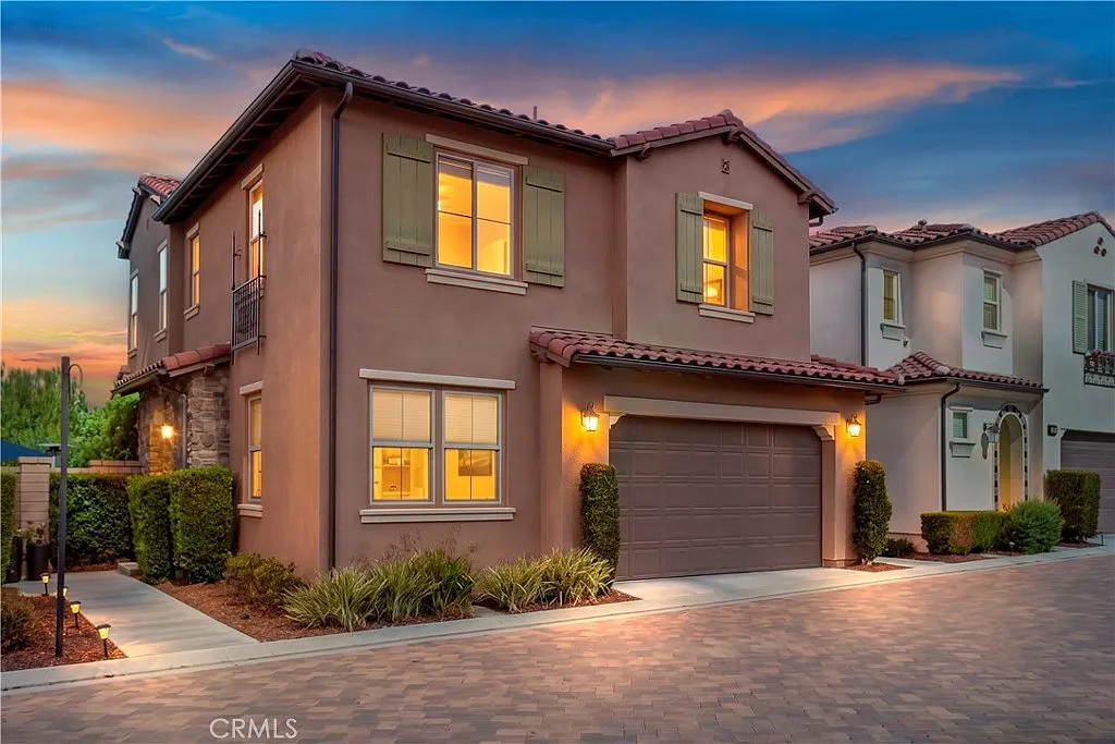4 bed, 1709 sqft, $6,200 — Photo 1