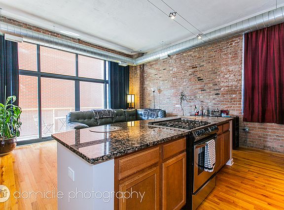 3rd image of 1910 S Indiana Ave APT 314