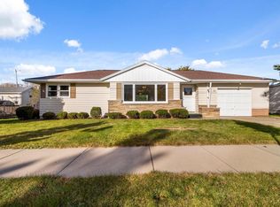 706 S 2nd St, Watertown, WI 53094