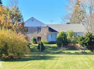 7288 Bancroft Rd, Bancroft, MI 48414