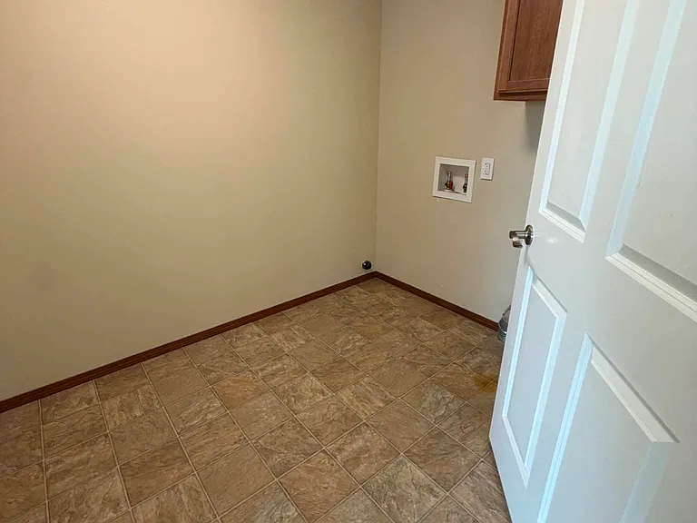 16651 Greenleaf Ave SE — Photo 11