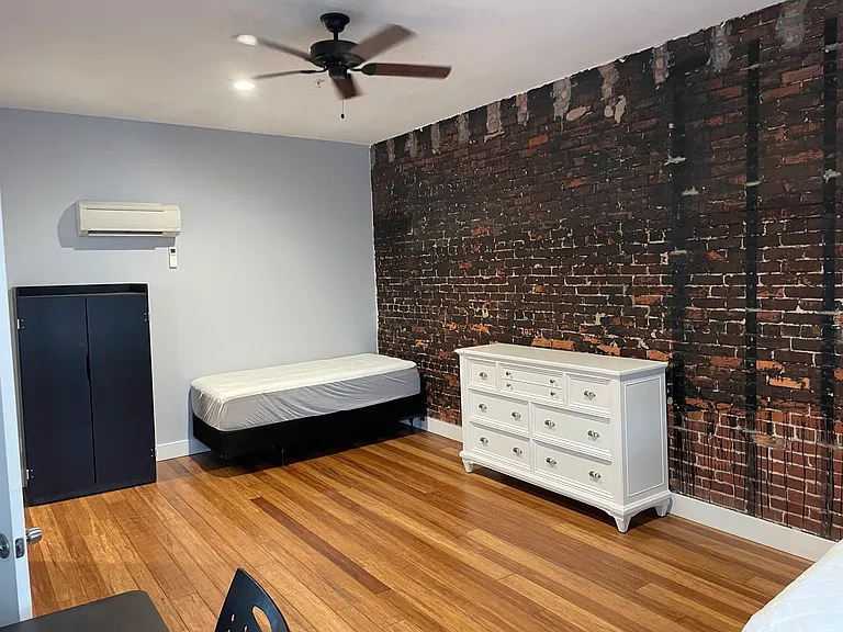 124 Saint Johns Ave #9 — Photo 12