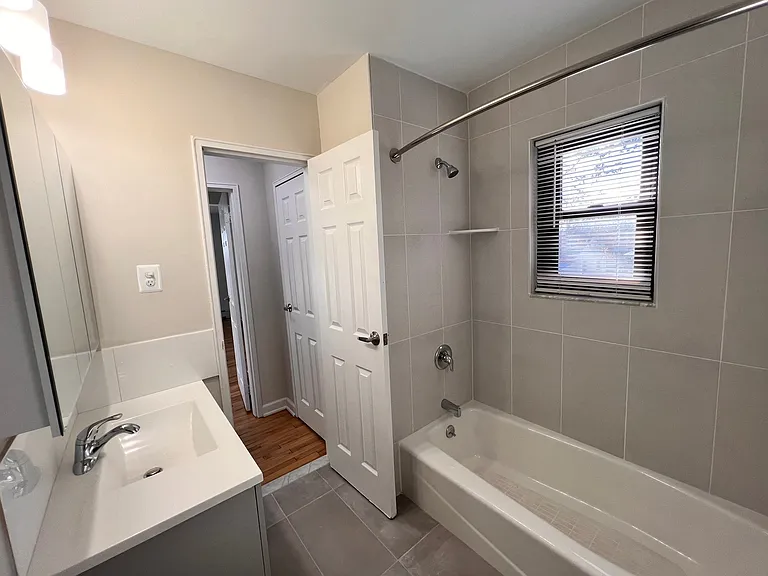 Highland Manor Apartments — Photo 22
