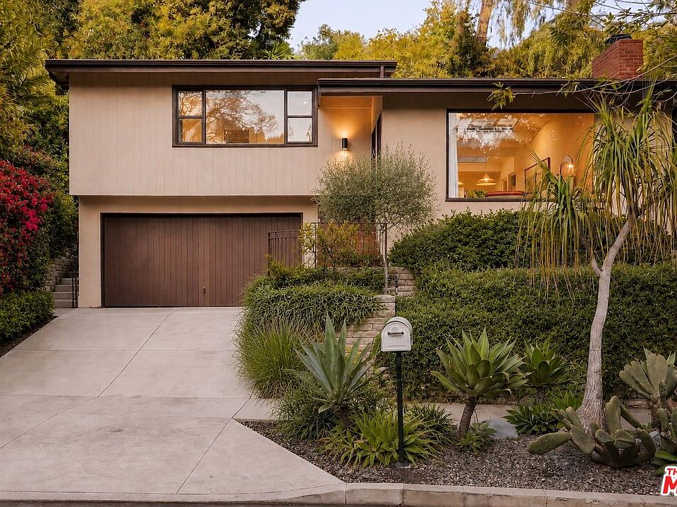 1st image of 588 Dryad Rd