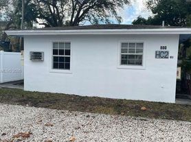 800 SE 15th St, Fort Lauderdale, FL