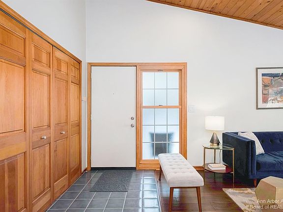 3rd image of 2246 Pine Grove Ct