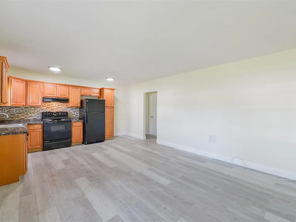 5420 NE 22nd Ter #5