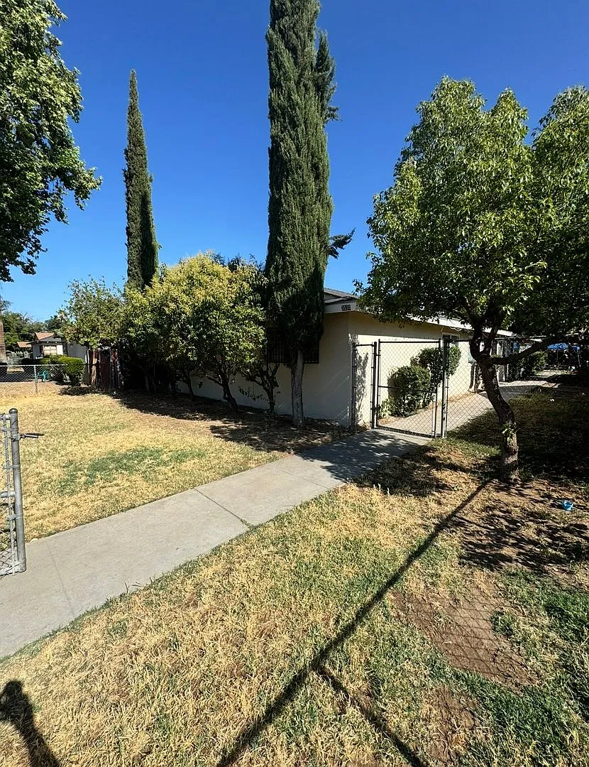 3530 E Iowa Ave — Photo 3