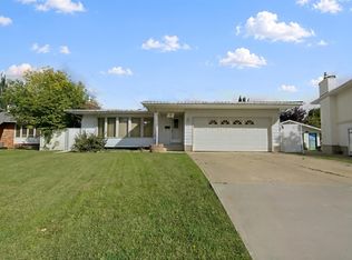 9 Brookwood Dr, Spruce Grove, AB T7X 1G7