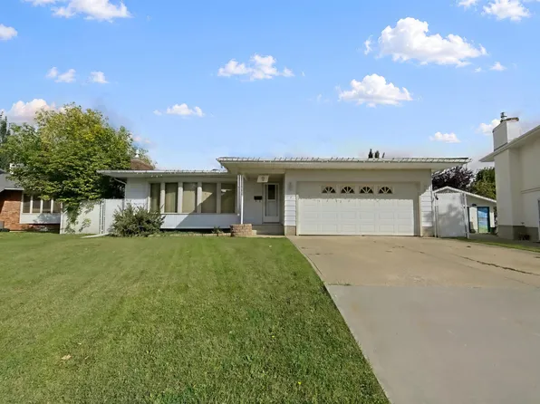 9 Brookwood Dr, Spruce Grove, AB T7X 1G7