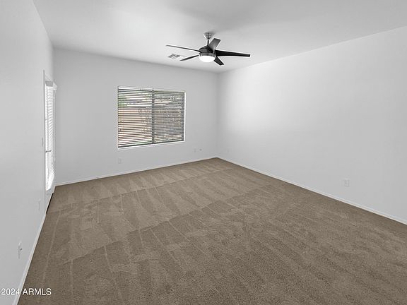 5th image of 2337 N SMITHSONIAN Drive