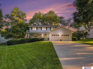 12323 Westover Rd, Omaha, NE 68154