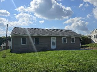 5233 Crestwood Dr, Harrisburg, PA 17109