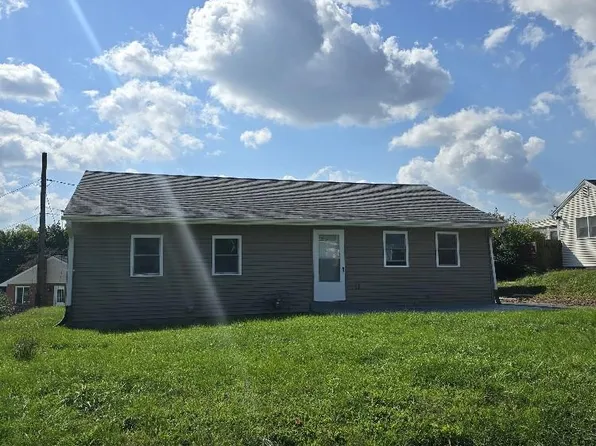 5233 Crestwood Dr, Harrisburg, PA 17109