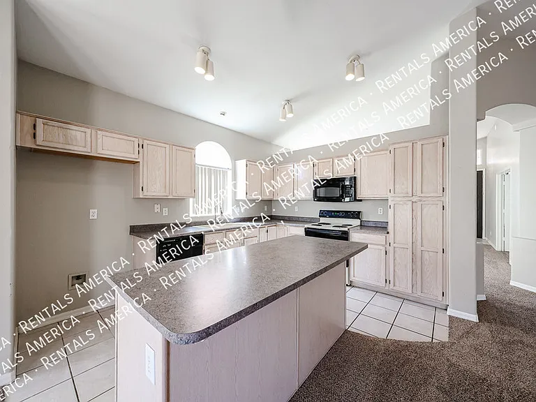 13874 W Wilshire Dr — Photo 14