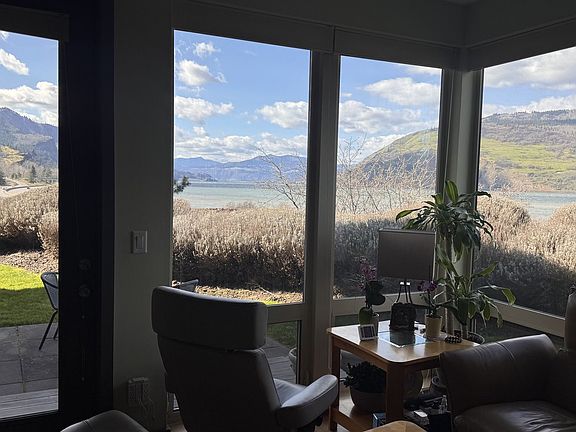 2nd image of 14 Mosier Creek Pl