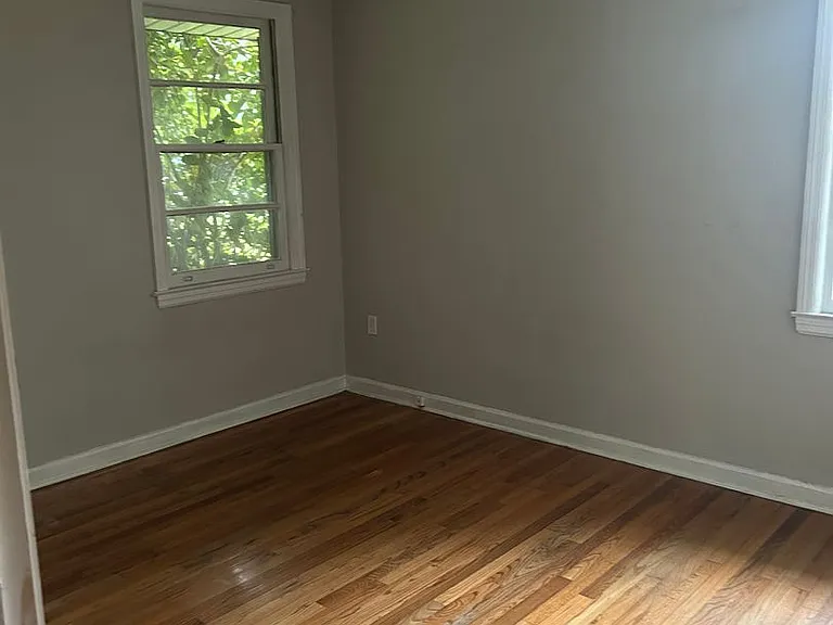 517 Griffin Ave — Photo 10