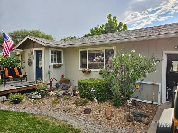 330 Hagerman Ave E, Hagerman, ID 83332