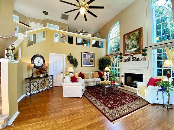 4th image of 3923 Oak Crest Cir