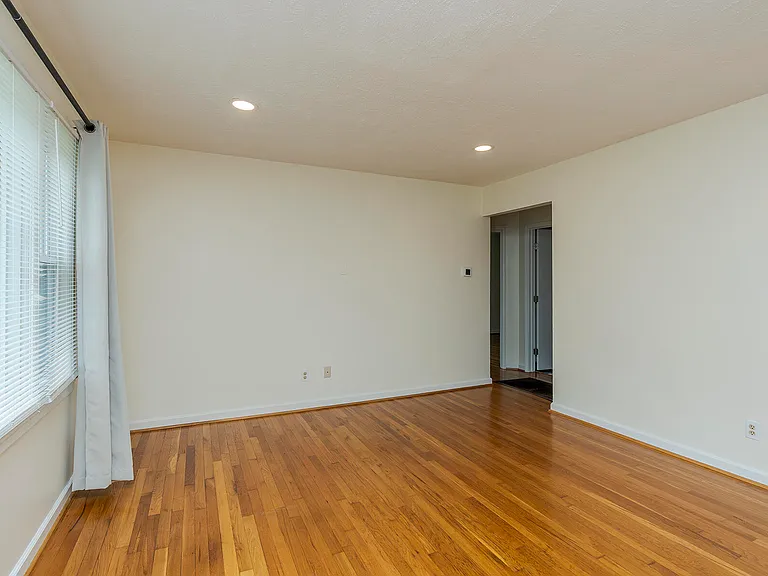649 Mitchell Ave — Photo 7