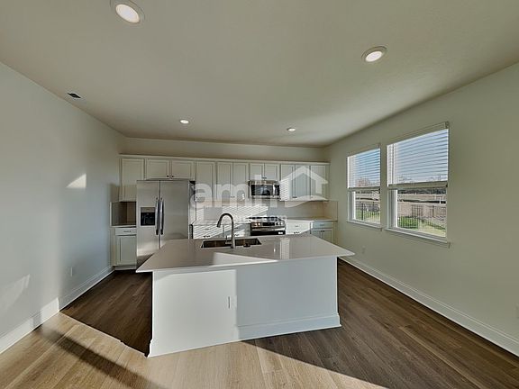 3rd image of 9127 Henley Ave SW