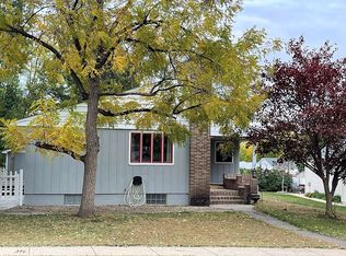 208 S Van Buren Ave, Pierre, SD 57501