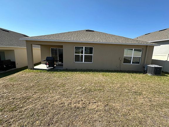 2nd image of 2681 Magnolia Ave #1