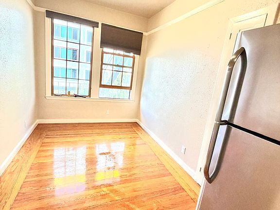 2nd image of 3140 21st St APT 205