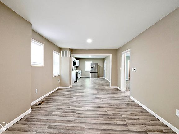 4th image of 1116 Standish Ave