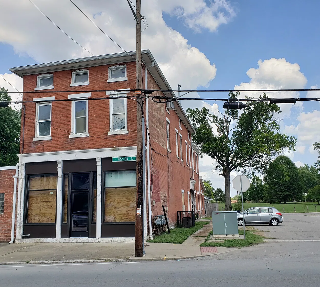 505 Augustus Ave — Photo 1