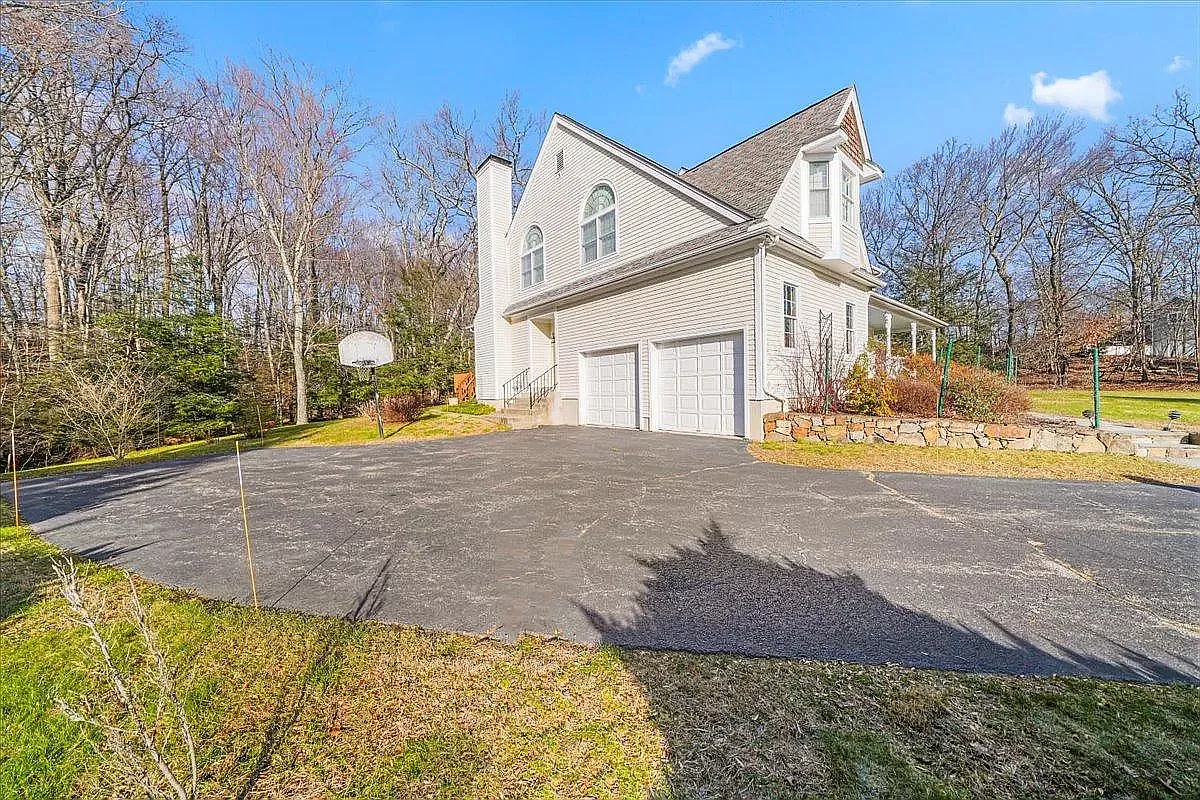 Left side, garage doors - 1275 Rustic Ridge Ct