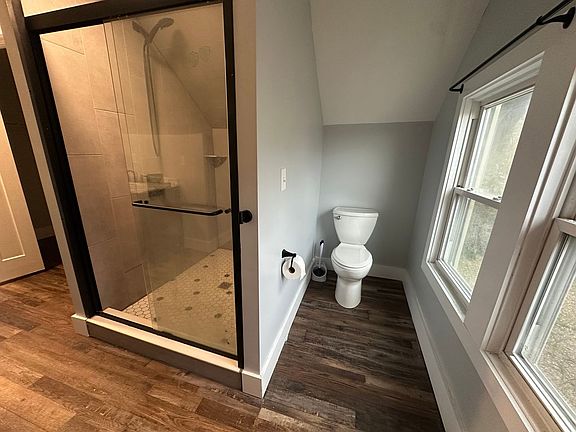 4th image of 216 Kinsey Ave