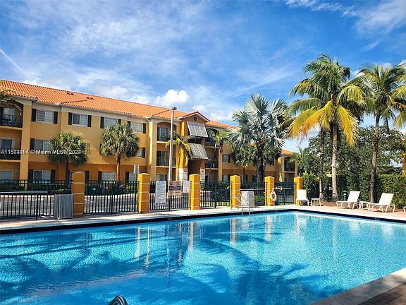 2nd image of 7300 NW 114th Ave APT 204-6