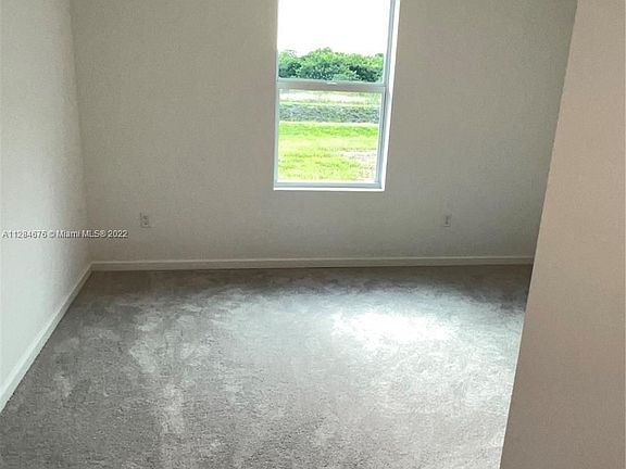 5th image of 725 Worlington Ln