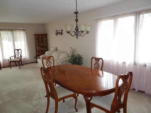 3rd image of 7613 W 157th Pl