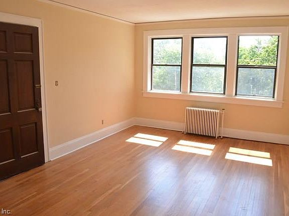 3rd image of 3609 Colonial Ave APT 1