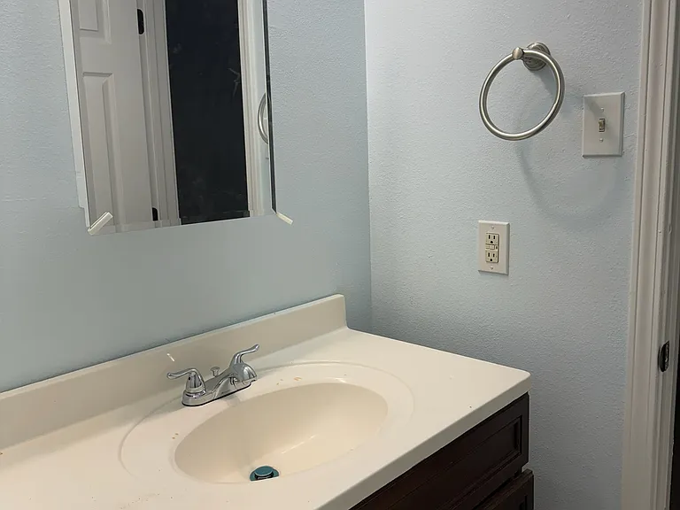 411 E Solidell St — Photo 9