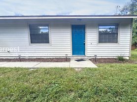 2901 Bay View Dr