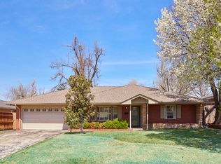 1719 Westminster Pl, Nichols Hills, OK 73120