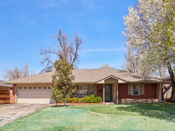 1719 Westminster Pl, Nichols Hills, OK 73120