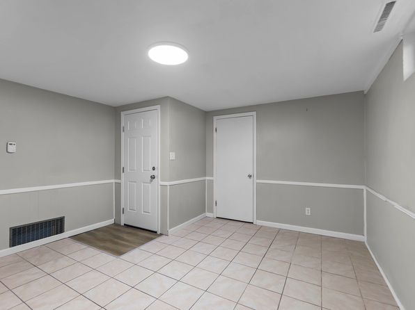 119 S Farmington Rd #3