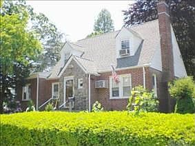2nd image of 1544 Forest Ave
