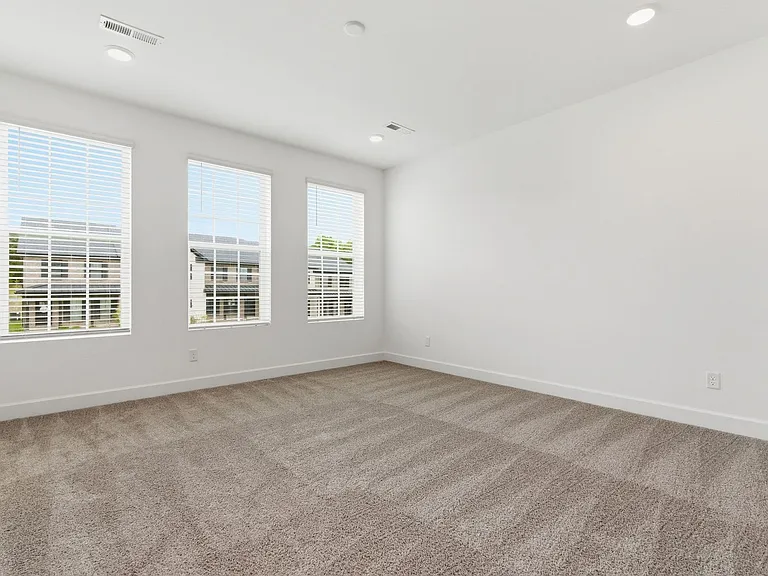 309 Lynwood Station Blvd — Photo 20
