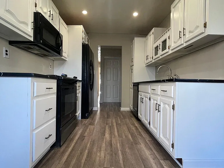 536 Sierra Vista Ln #536 — Photo 9