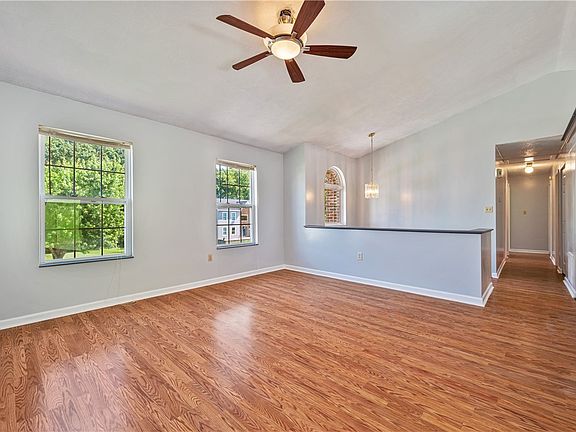 4th image of 671 Peregrine Dr