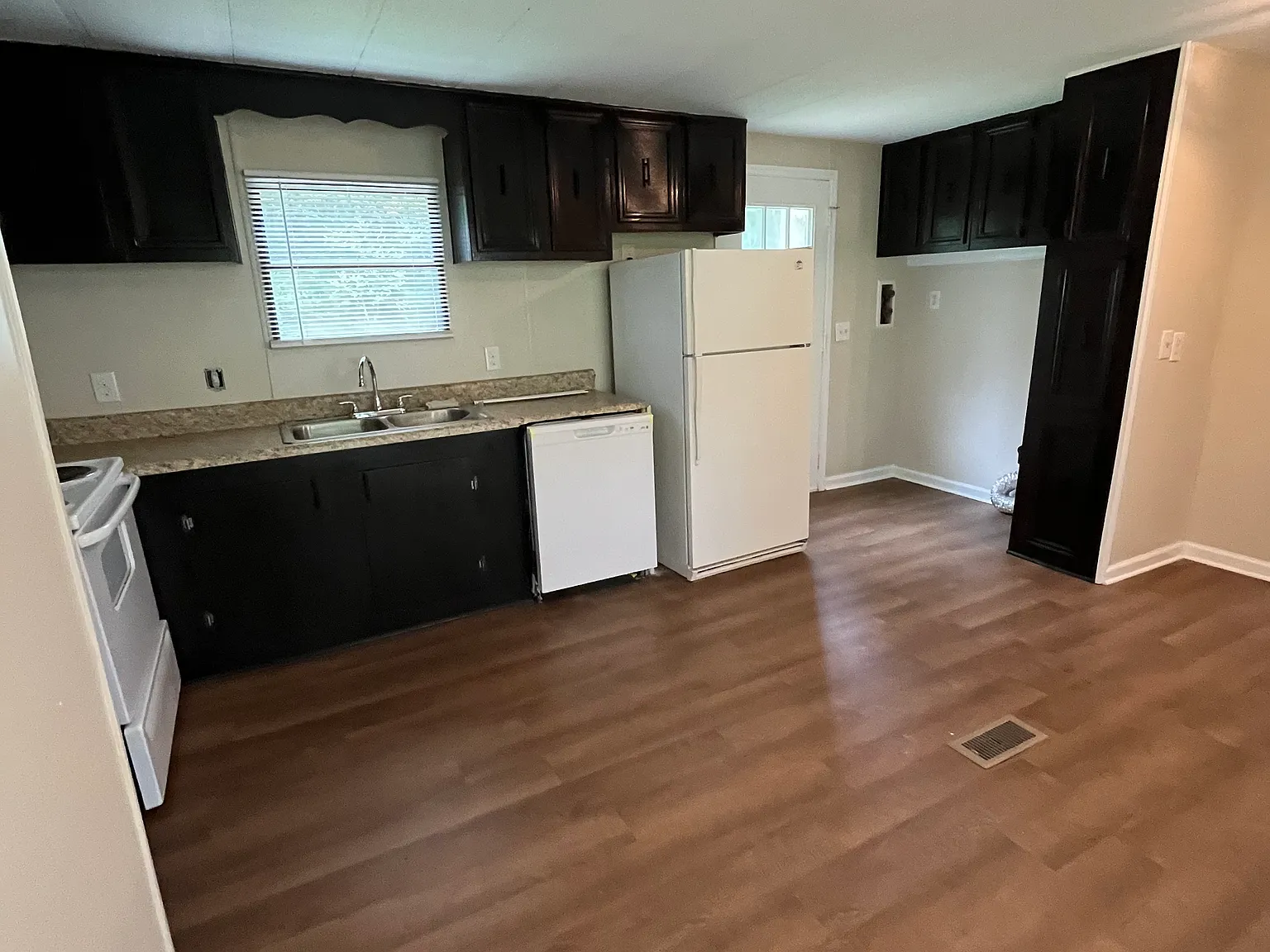 2 bed, 924 sqft, $1,100 — Photo 3