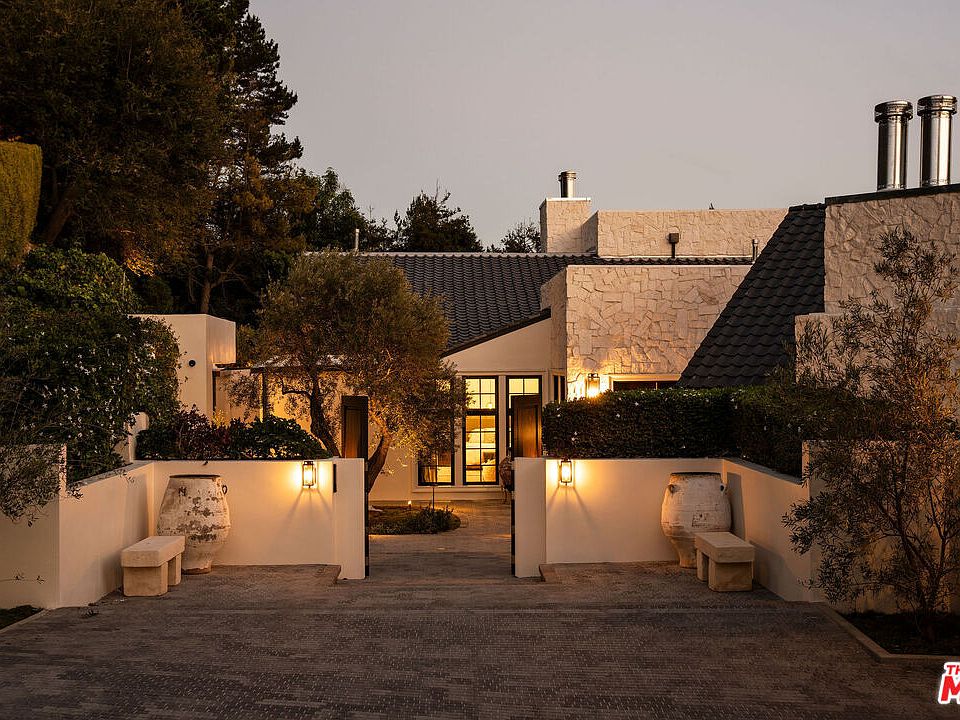 1st image of 851 Strada Vecchia Rd