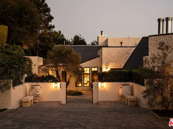 851 Strada Vecchia Rd, Los Angeles, CA 90077