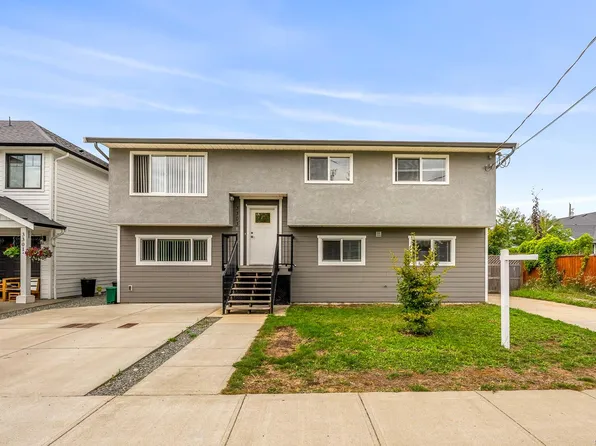 3303 7th St, Cumberland, BC V0R 1S0