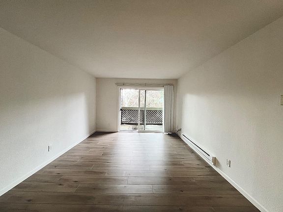 3rd image of 686 Teatree Ct